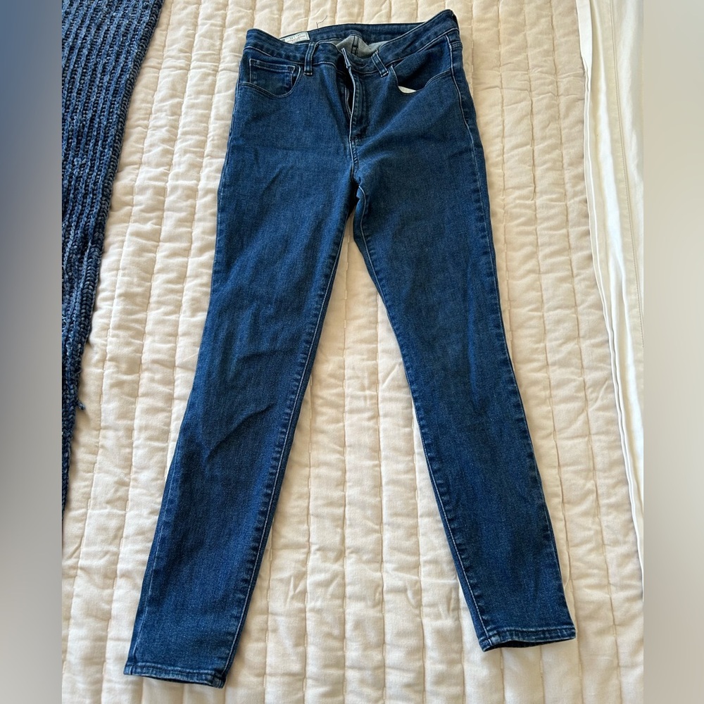 Gap mid-rise jegging